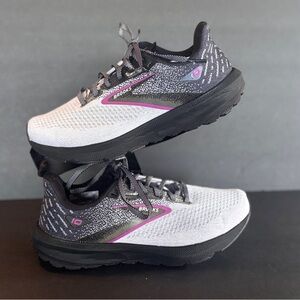 Brooks Launch 10 Women's Black, White, and Pink Athletic Shoes size 6.5